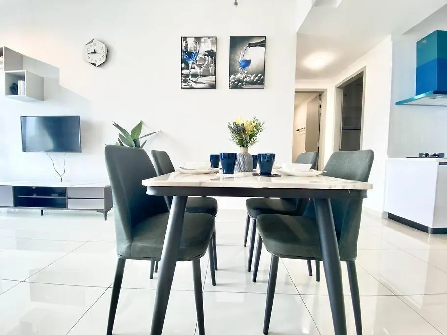 Lejlighed Beacon Executive Suites #Elegant #Skypool #Georgetown #4Pax #2Br 2Bath #1Queen 2Single #Quality Well Maintained #Private Superhost Malaysia