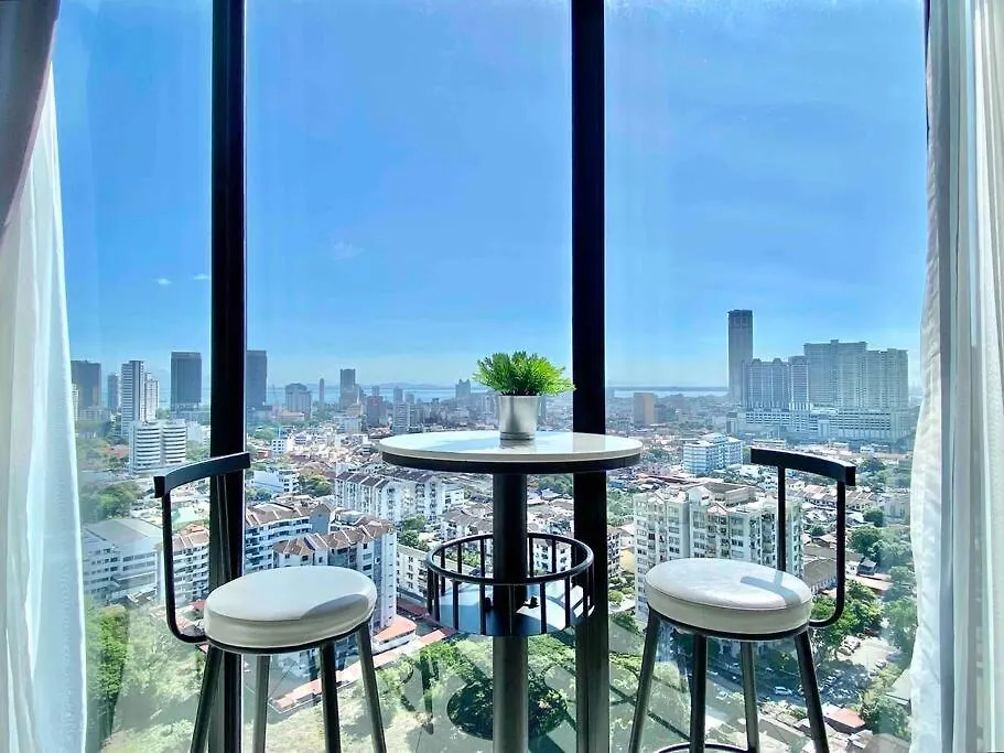Beacon Executive Suites #Elegant #Skypool #Georgetown #4Pax #2Br 2Bath #1Queen 2Single #Quality Well Maintained #Private Superhost Malaysia