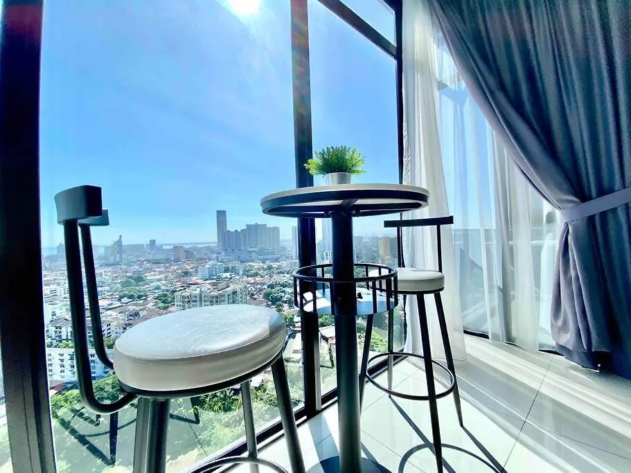 Apartment Beacon Executive Suites #Elegant #Skypool #Georgetown #4Pax #2Br 2Bath #1Queen 2Single #Quality Well Maintained #Private Superhost